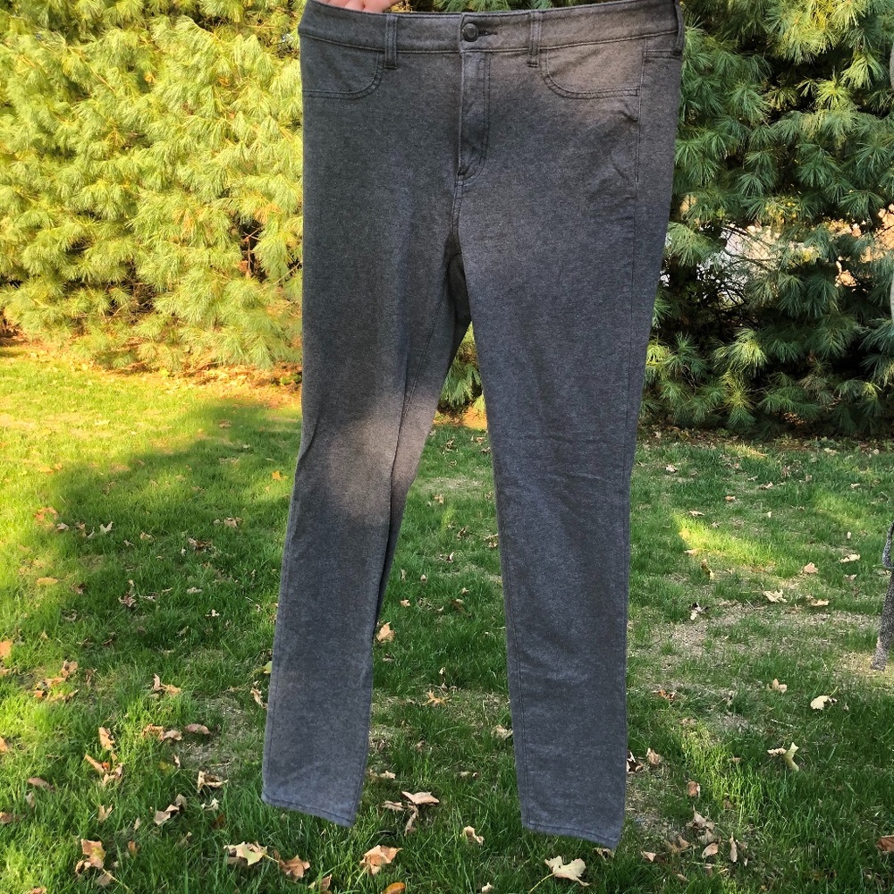 American Eagle Gray Hi-Rise Knit Jeggings